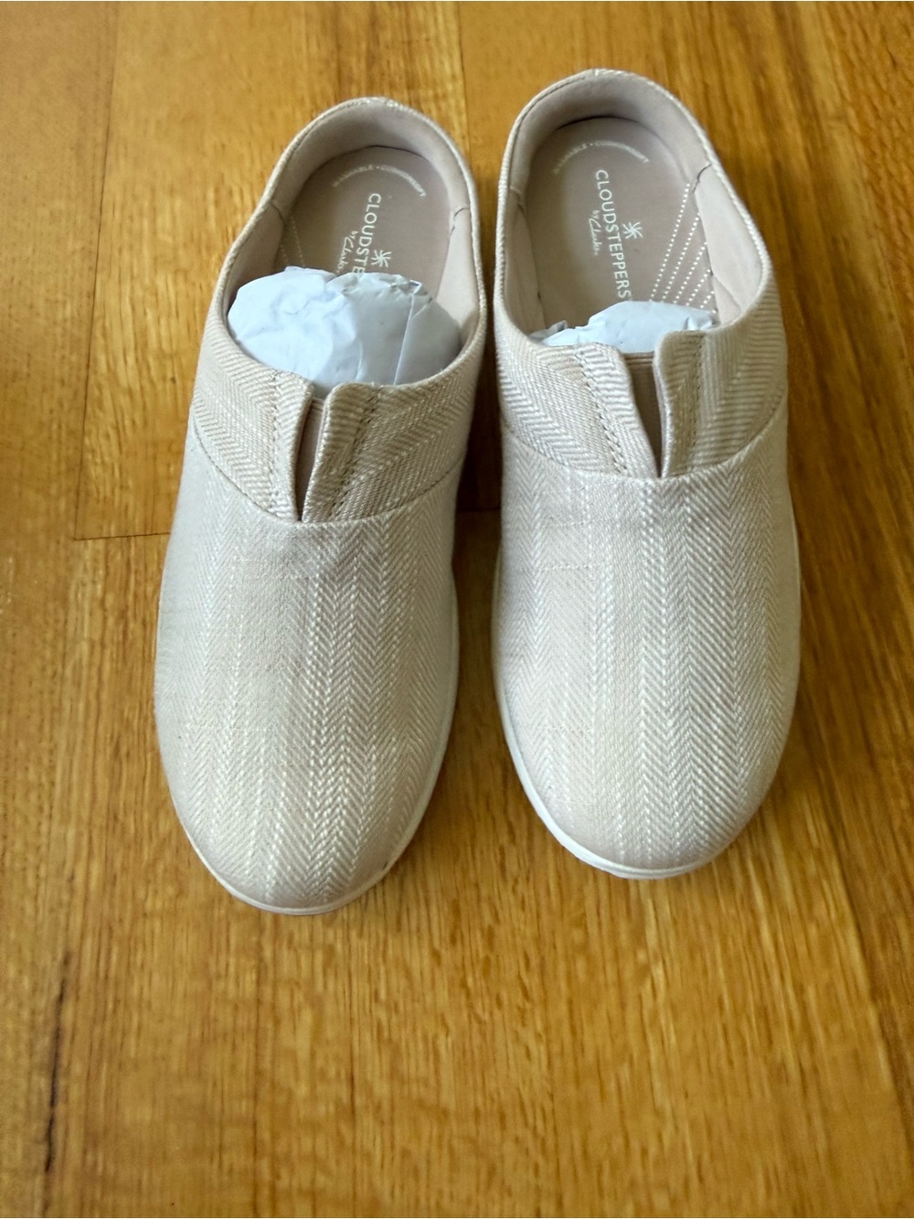 Clark’s Cloudsteppers Women’s Beige (Sand Sable) Slip-On Casual Shoes, 8.5 Wide